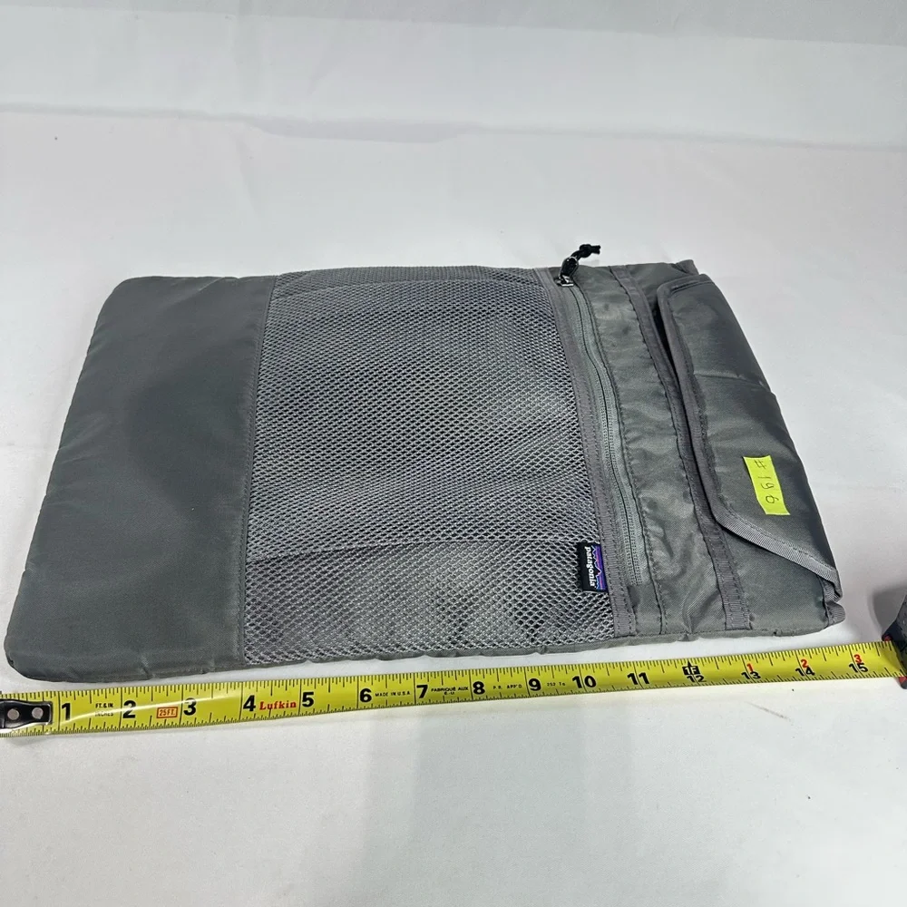 #196 Patagonia Gray Padded Organizer Pouch Tech Sleeve Laptop Tablet Pouch